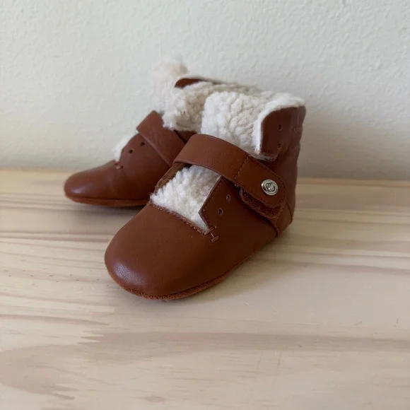 Coach Urban Hiker Baby Booties/Shoes - Picture 2 of 6